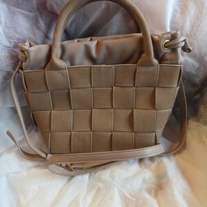 Elegant Tan Woven Handbag